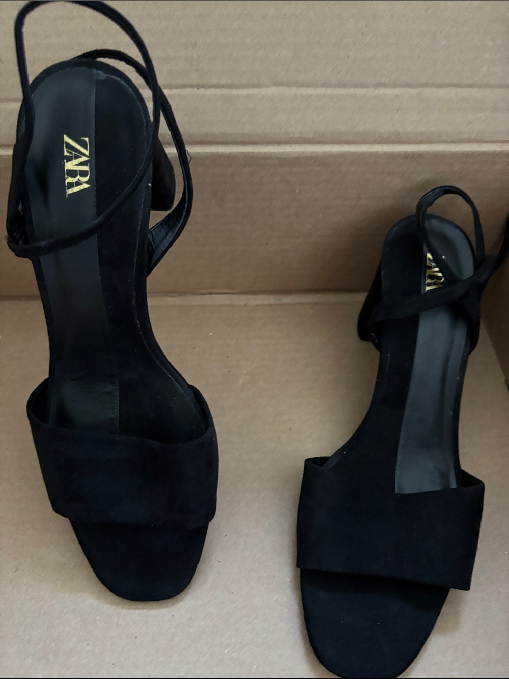 Four Pairs of Beautiful Sandals - Picture 2 of 16